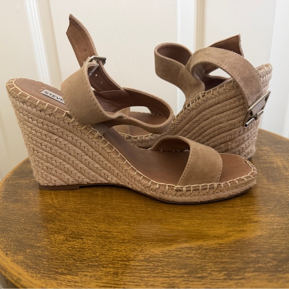 Steve Madden Beige Suede Espadrille Wedge Sandals - Picture 3 of 4